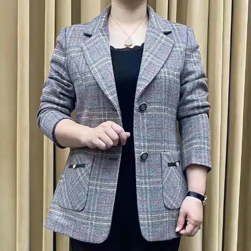 Mom-style plaid blazer, 2022 spring/autumn new collection, high-end and stylish top, age-reducing and slimming blazer for women Mom-style plaid blazer, 2022 spring/autumn new collection, high-end and stylish top, age-reducing and slimming blazer for women