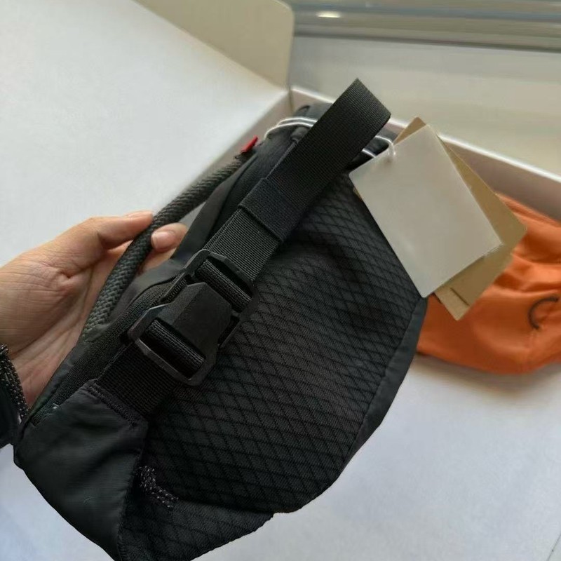 25新款日系户外运动单肩男女 腰包胸包情侣通勤腋下包简约时尚包|undefined