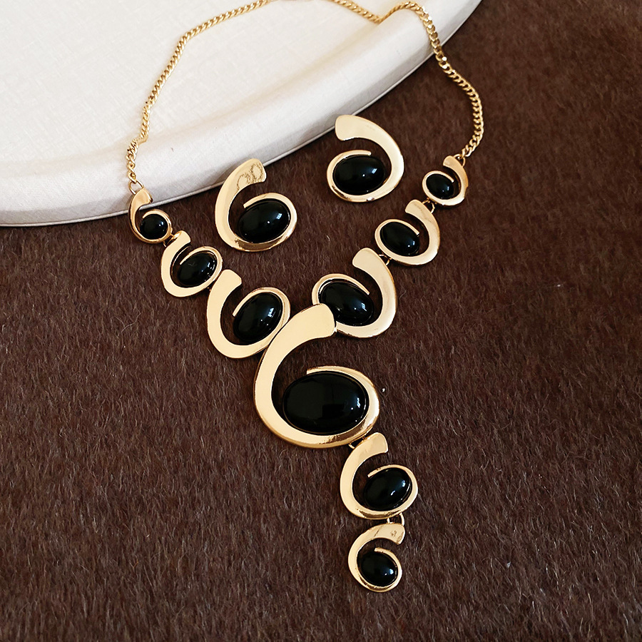 Medieval vintage diamantes geométricos oval pendientes collar ligero lujo nicho cadena clavícula juegos de joyería retro