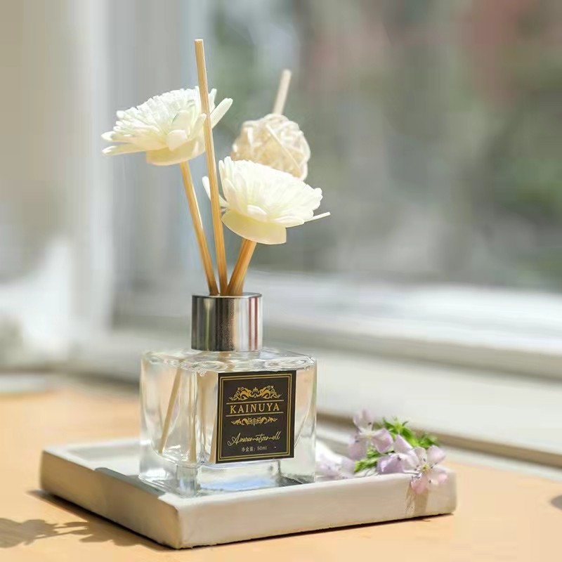 Simple style aromatherapy empty bottle modern European essential oil dried flower small square bottle glass perfume car rattan aromatherapy