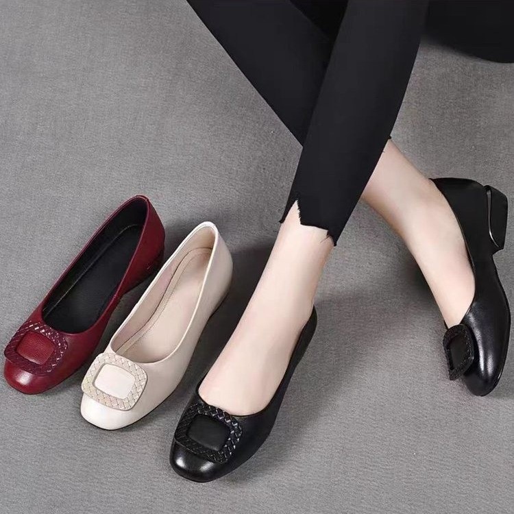 Zapatos de trabajo de cuero suave de verano, zapatos de tacones bajos de punta gruesa, zapatos de ropa formal profesional.