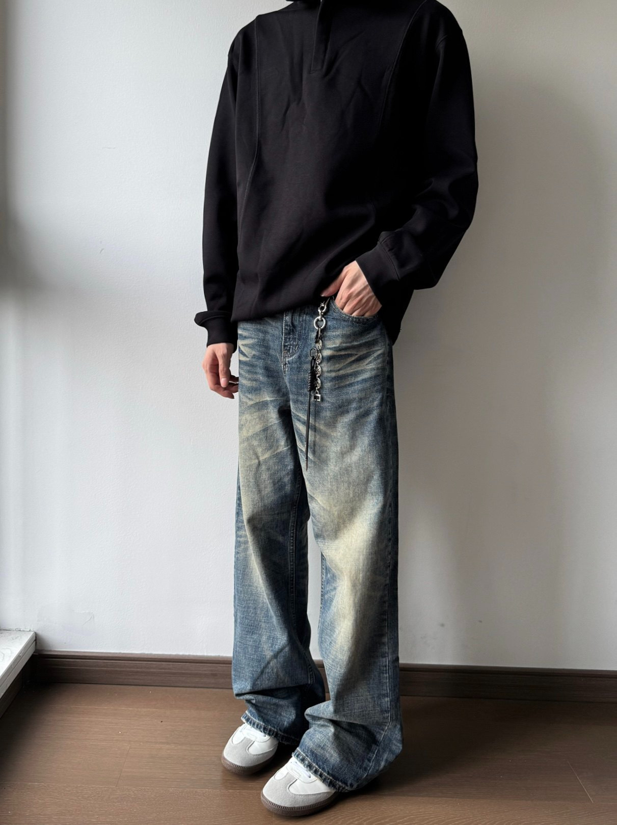 Men's Vintage Washed Straight-Leg Jeans – Relaxed Fit, Clean Aesthetic, Distressed Hem For Urban Streetwear_mkmklike.com