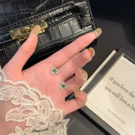 项链;戒指;耳钉