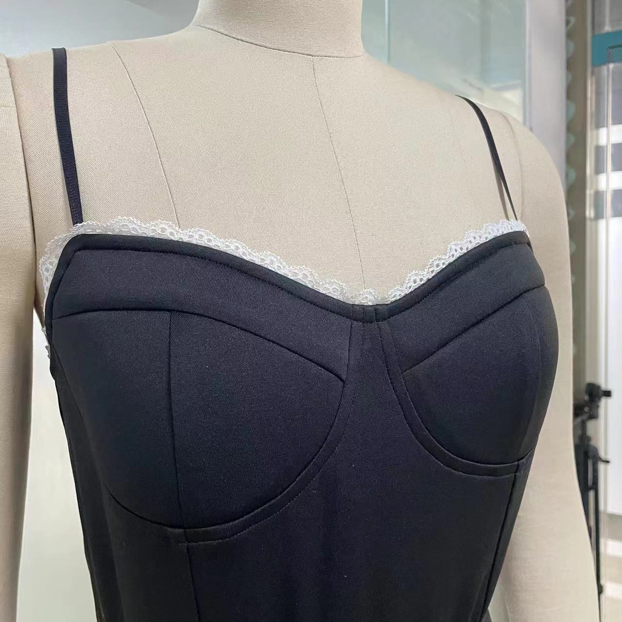 Robe camisole sexy à bordure en dentelle et ourlet double épaisseur – Robe d'été élégante et féminine pour femme (S-XL)_voghion.com