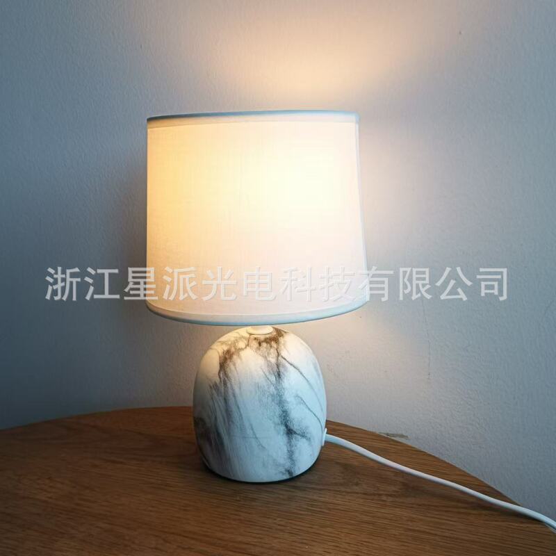 国境を越えたアマゾンのレトロな陶磁器の布芸の電気スタンドのアイデアは簡単です。|undefined