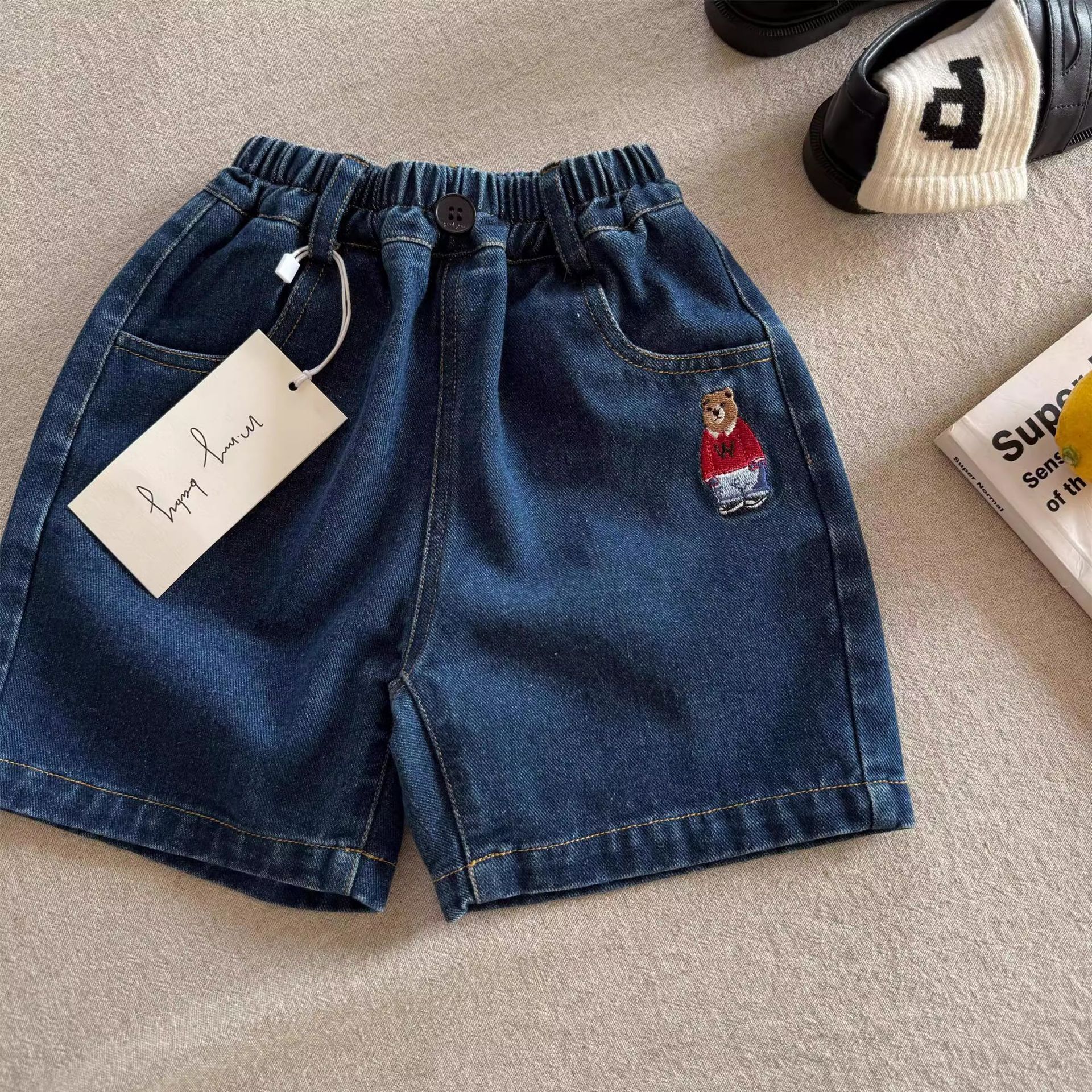 Pantalones cortos para niños 2025 verano, niños y niñas, jeans bordados de oso de la marca de moda japonesa, pantalones casuales de cinco puntos de estilo occidental para bebés image 4