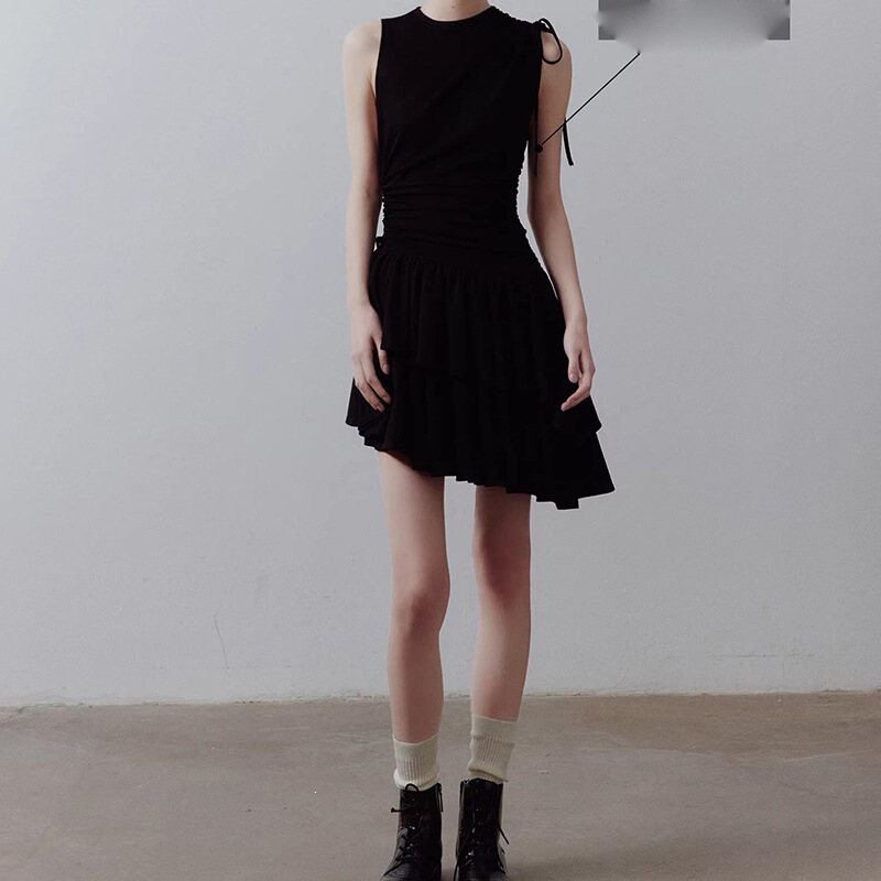 In Stock: Air Ballet_Airy and Soft Touch_Undertapped Design Sense_Pure Black Asymmetrical Knit Dress In Stock: Air Ballet_Airy and Soft Touch_Undertapped Design Sense_Pure Black Asymmetrical Knit Dress