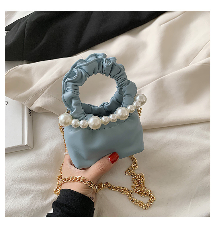 Wholesale Pleated Pearl Chain Solid Color Handbag Nihaojewelry display picture 12