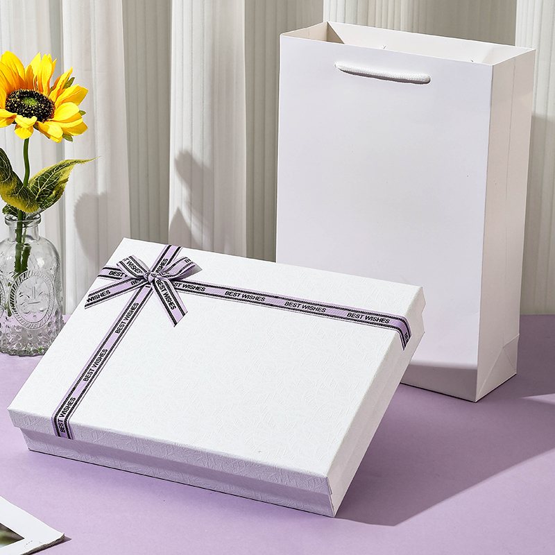 Caja de regalo vacía caja de regalo de Año Nuevo rojo estilo clásico grande ropa interior cálida bufandas caja de embalaje personalizada log