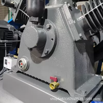 Piston-type air compressor Hava kompressorları