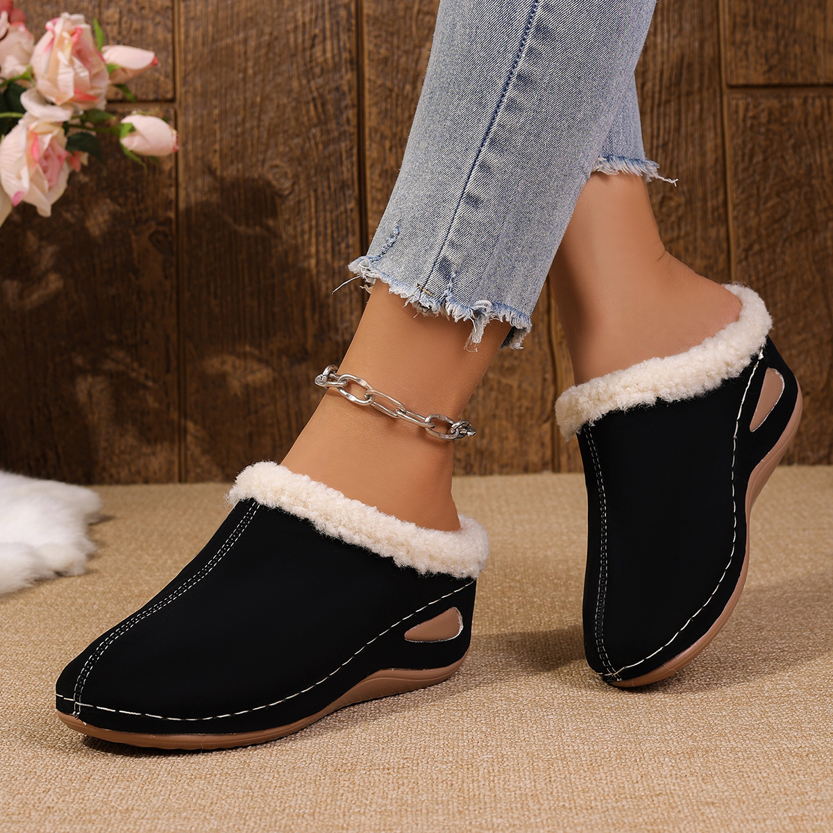 Women's Fleece Lined Wedge Heel Slippers Plus Size Thick Sole Warm Fur Lined Closed Toe Cotton Autumn New Size 43_vogvips.com