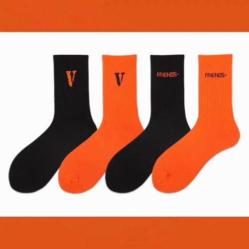 V Letter Black Orange Korean Version European and American Street Hip Hop Ins College Style Men's and Women's Mid-Calf Pure Cotton Sports Socks 