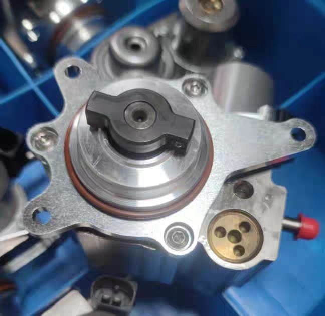 1.6t High-Pressure Oil Pump Imported from 1675941280 13517588879 Is Suitable for Peugeot 3008 40085008