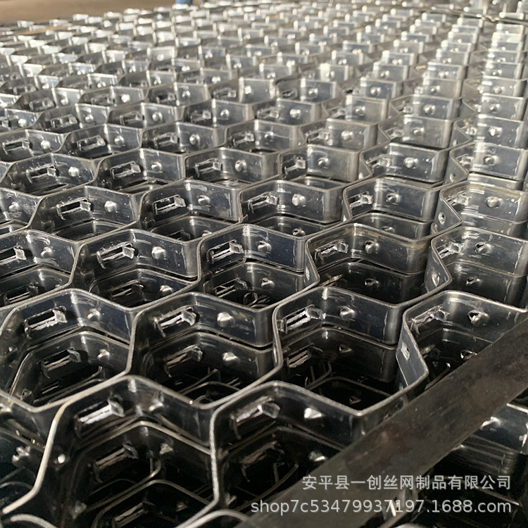 炉窑用耐高温304不锈钢龟甲网石化用碳钢锚固件龟甲网河北一创