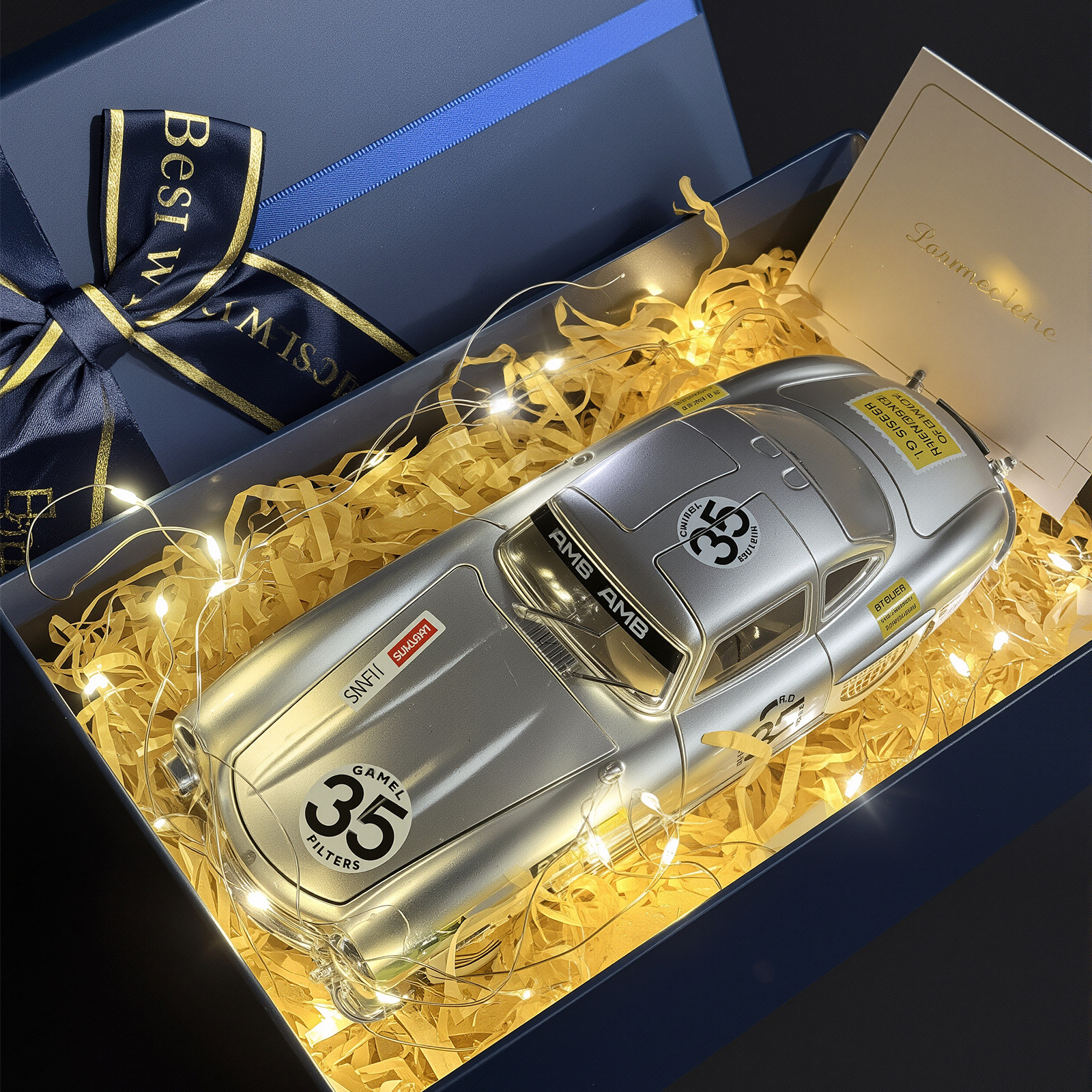 Coche plateado + caja de regalo azul