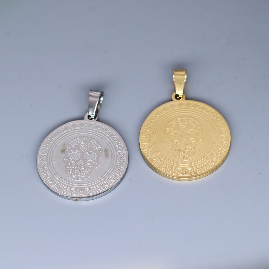 Fashionable sophisticated silver coin stainless steel