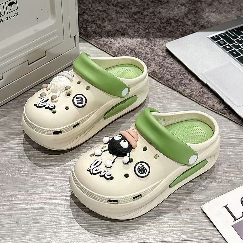 Non-smelly feet detachable thick-soled hole shoes women's summer outdoor 2025 new non-slip toe-covered beach sandals