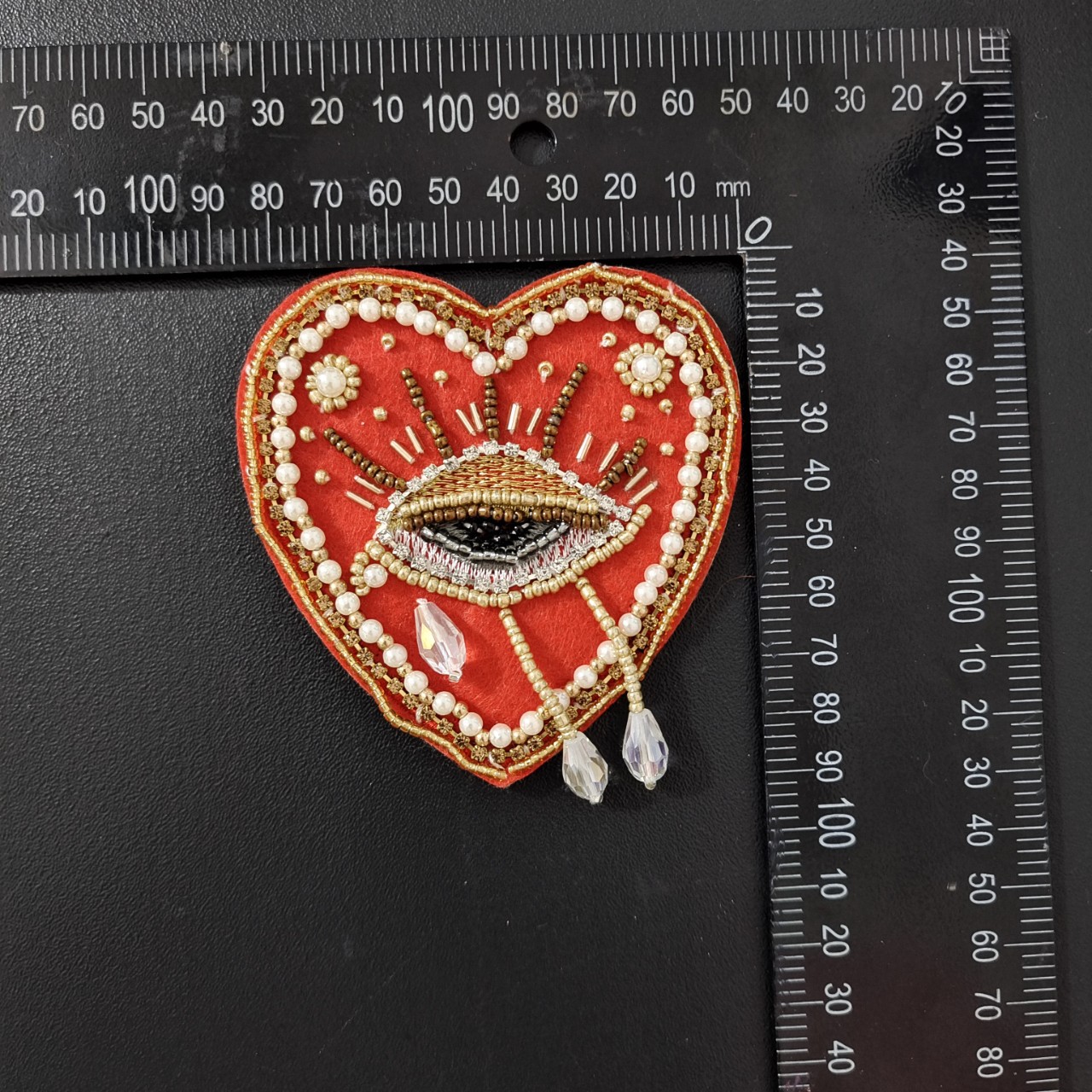 Venta caliente exclusiva transfronteriza hecha a mano con cuentas de cristal amor tela pegatinas ropa zapatos y sombreros rasgados ojos parche pegatinas DIY