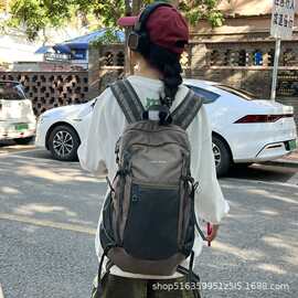 新款户外运动休闲登山包休闲百搭轻便旅行男女双肩包大容量学生包