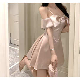 设计感抹胸吊带连衣裙女秋粉色蝴蝶结生日礼服裙一字肩公主蓬蓬裙