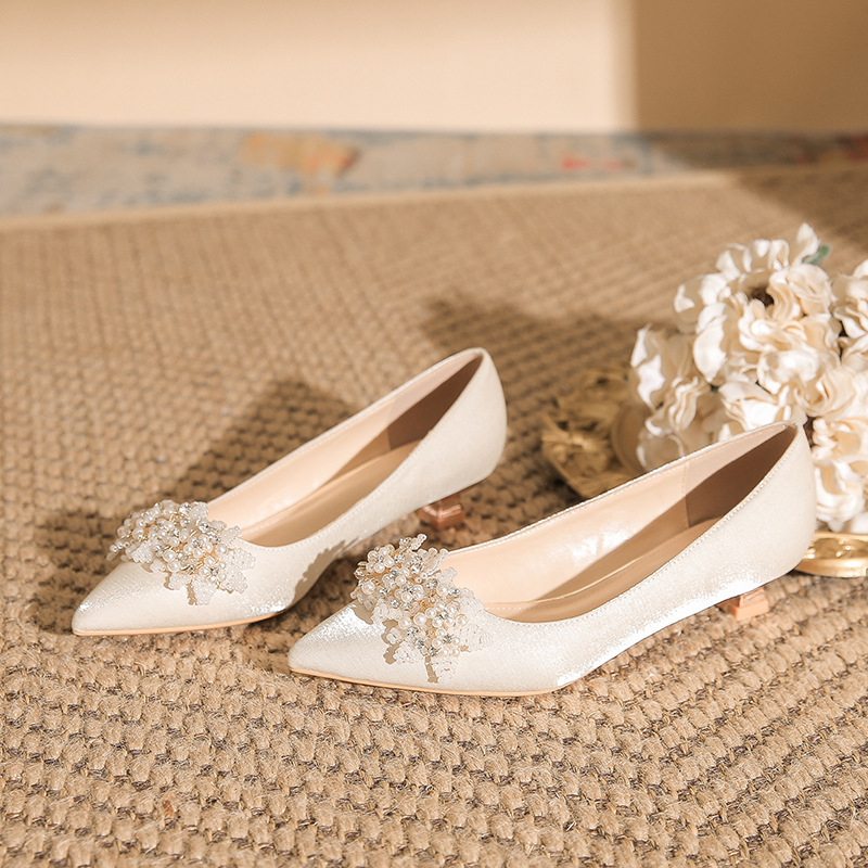 2026 Autumn French-Style Rhinestone Wedding Shoes for Women, Suitable for Both Traditional Chinese Wedding Dresses and Western-Style Dresses, Low Heel, Comfortable for Pregnant Women, High Heel, Stiletto Heel 2026 Autumn French-Style Rhinestone Wedding Shoes for Women, Suitable for Both Traditional Chinese Wedding Dresses and Western-Style Dresses, Low Heel, Comfortable for Pregnant Women, High Heel, Stiletto Heel