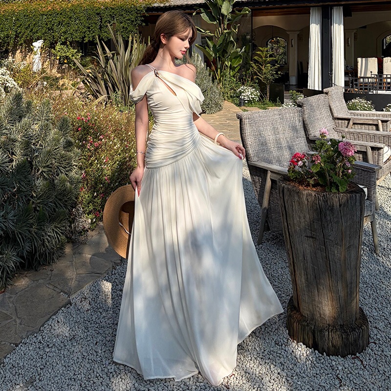 French-Style One-Shoulder Tie-Up Dress, Long Summer Dress with a High-End Feel, Perfect for Vacation, Stunning and Beautiful Dress French-Style One-Shoulder Tie-Up Dress, Long Summer Dress with a High-End Feel, Perfect for Vacation, Stunning and Beautiful Dress