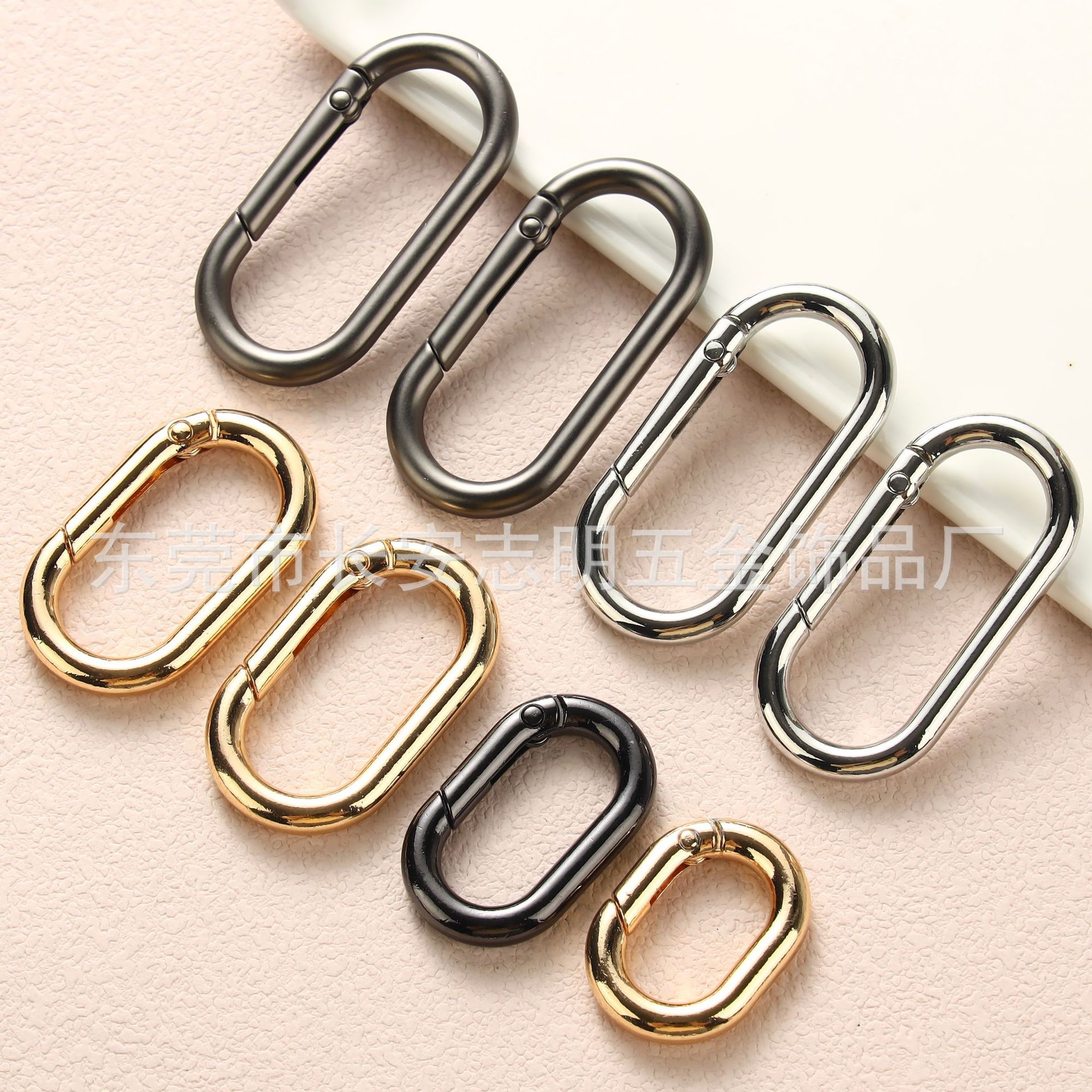 Factory supply zinc alloy runway type mountaineering buckle electroplated alloy buckle mountaineering buckle luggage accessories hook