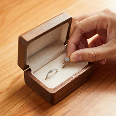 プロポーズリングボックス、結婚式のシングルリングとダブルリングの収納ボックス、絶妙でクリエイティブなレトロな木製のハイエンドダイヤモンドリングボックス