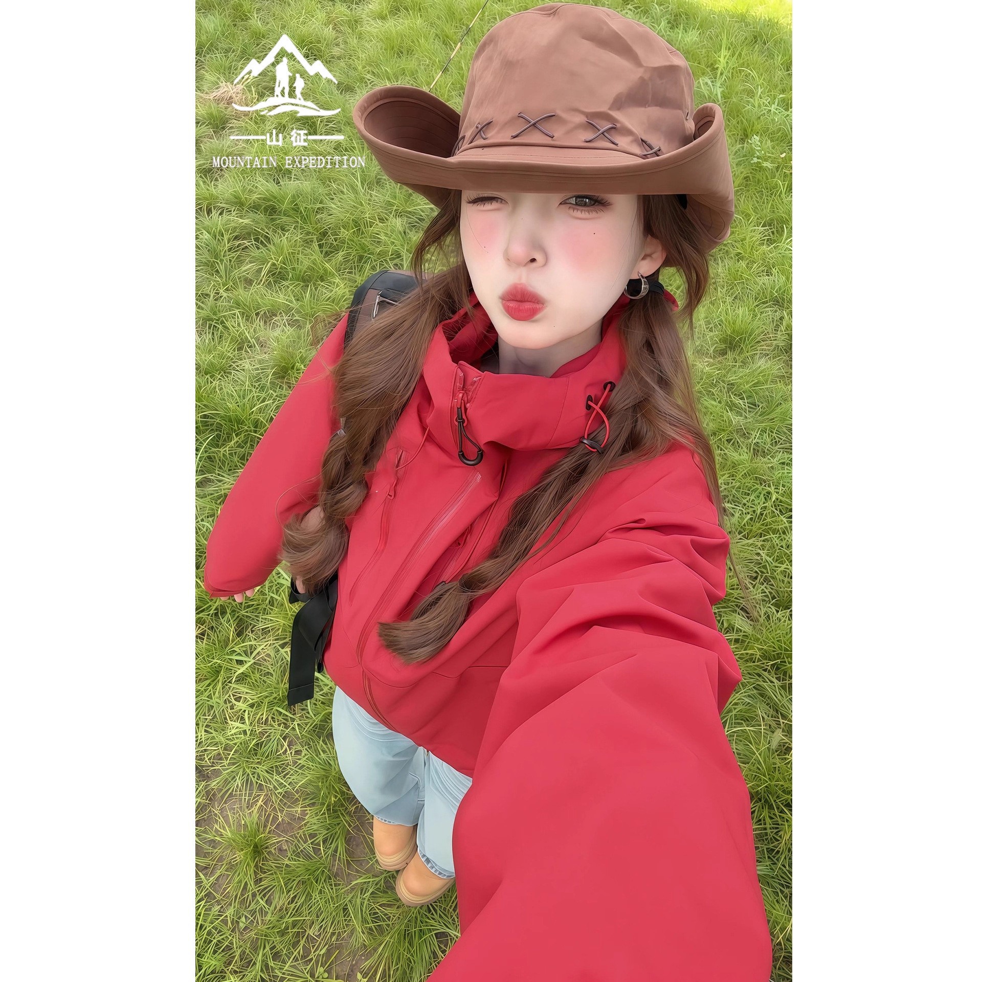 Super Stylish Women's Outdoor Jacket 2026 New Model, Windproof and Waterproof, Petite Size, 3-in-1 Dopamine Hiking Coat