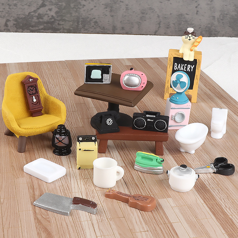 Miniature Retro Home Appliances, Daily Necessities, Creative Ornaments, Tv Kerosene Lamp Fan, Resin Jewelry Accessories DIY