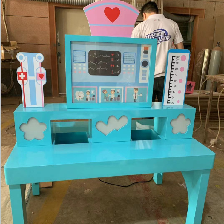 颜色丰富儿童益智游乐设备过家家情境体验桌小小医生桌