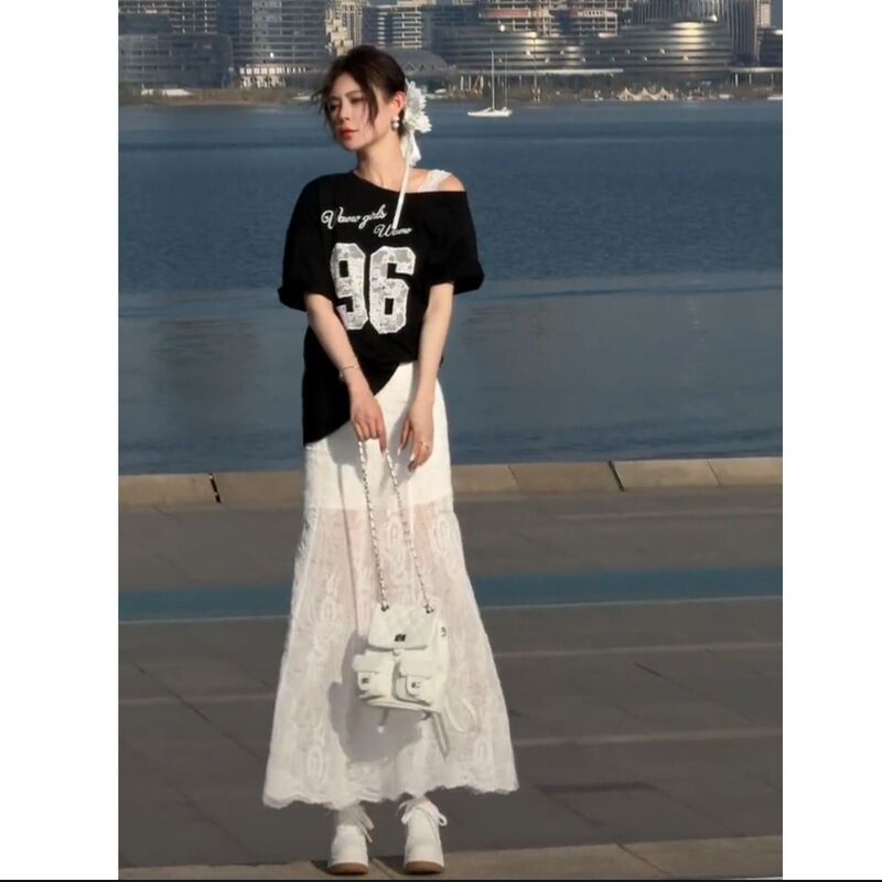 夏の美しい衣装セット 2025 新しい韓国ファッションレースオフショルダー Tシャツフィッシュテールスカート 2 点セット|undefined