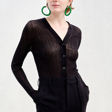 2025早秋V领气质通勤款针织开衫镂空单排扣长袖开衫纯色修身外搭