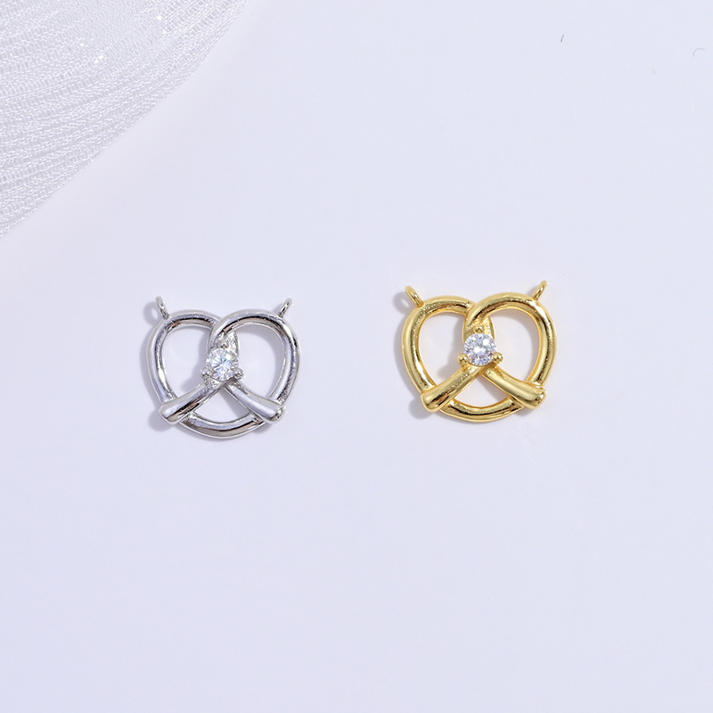Sophisticated fashionable brand pendant