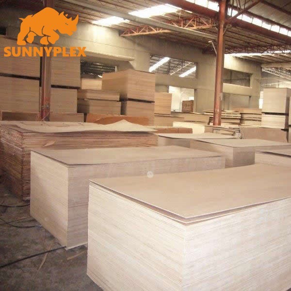 Mejoras para el hogar muebles para casas de familia tablero de decoración al por mayor tablero multicapa madera contrachapada de madera maciza tablero laminado con chapa de melamina