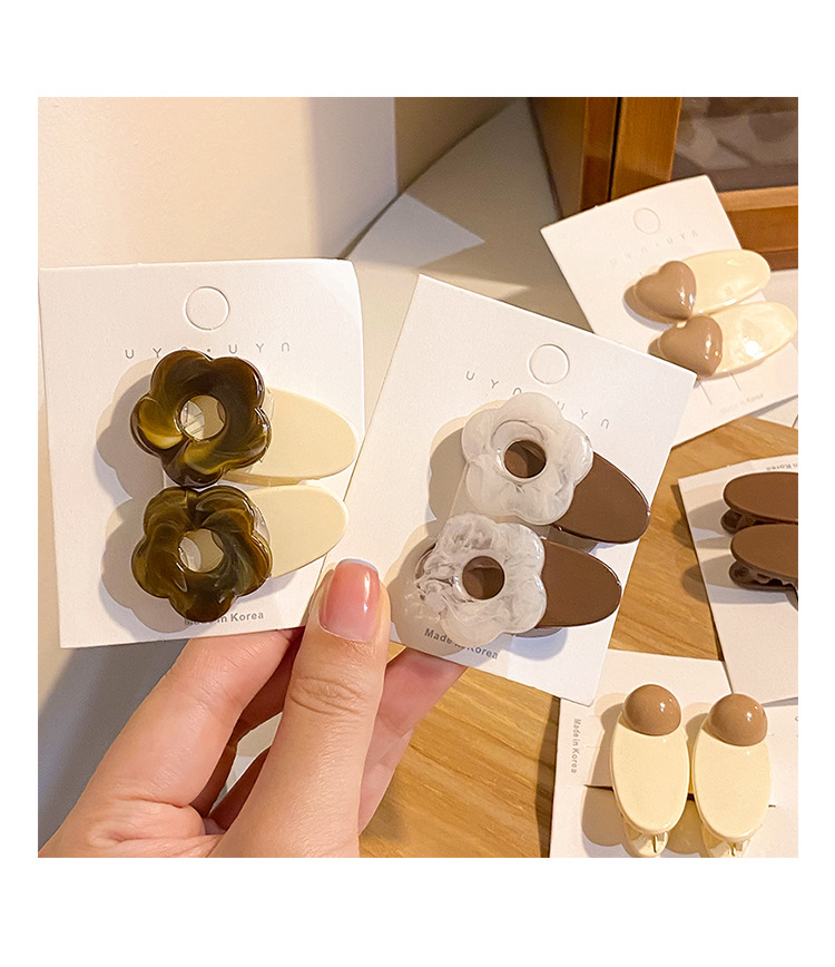 2022 New Enyi Ornament Coffee Color Series Small Hairclip Side Clip Side Cute Hairpin Duckbill Clip Summer display picture 5