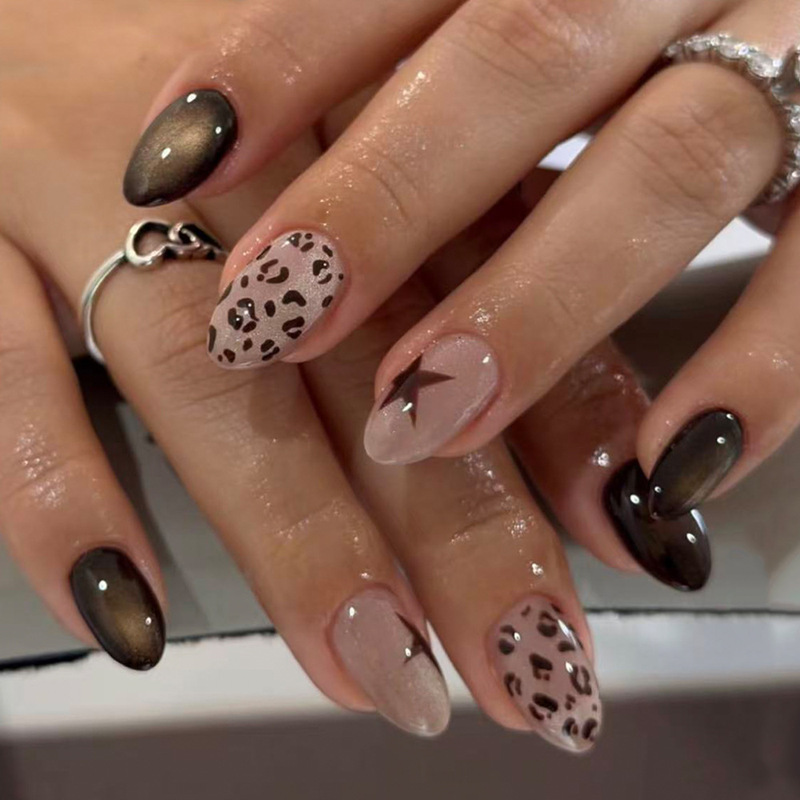 30-piece set of retro brown leopard print false nails suitable for autumn and winter, perfect for a sweet and cool girl style 30-piece set of retro brown leopard print false nails suitable for autumn and winter, perfect for a sweet and cool girl style