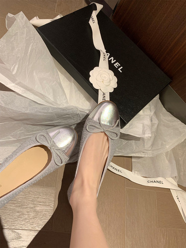 The same style as Grape Mom, sweet round toe lambskin flat bottom bow stitching shallow mouth ballet shoes for women