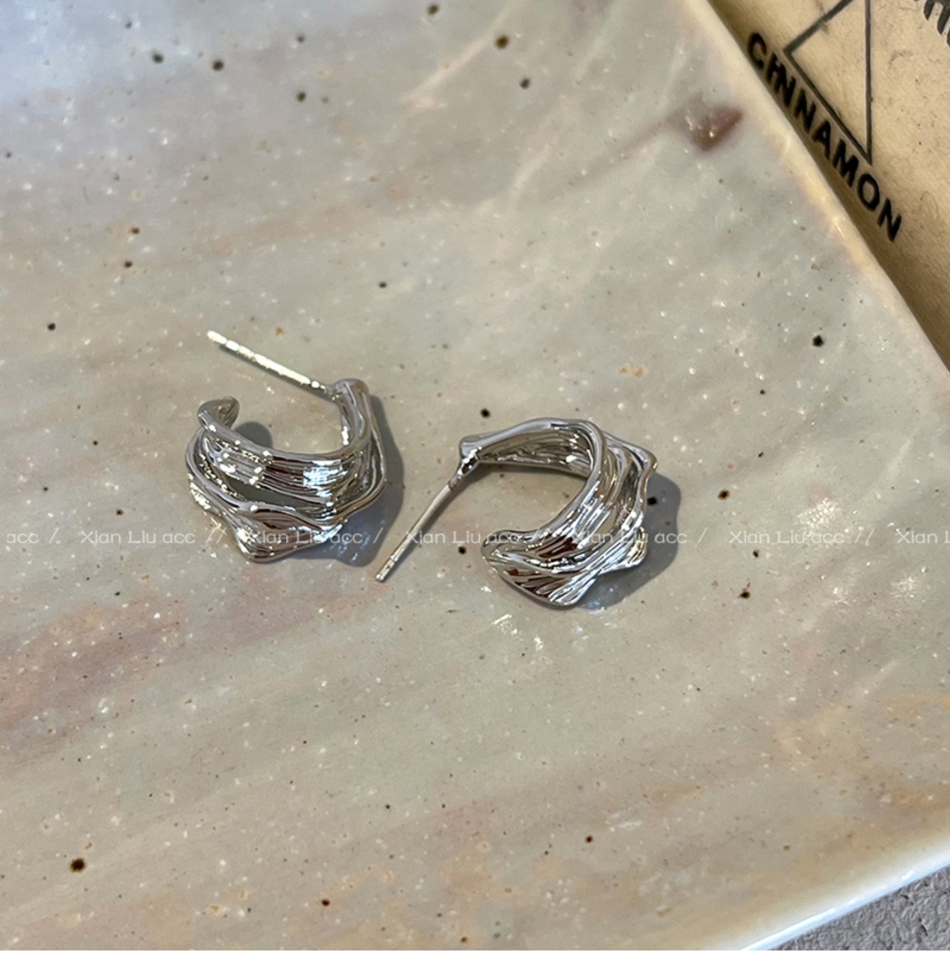Nuovi orecchini da donna dal design di nicchia di lusso leggero, temperamento semplice e unico, accessori per le orecchie atmosferici e di alta qualità_voghion.com