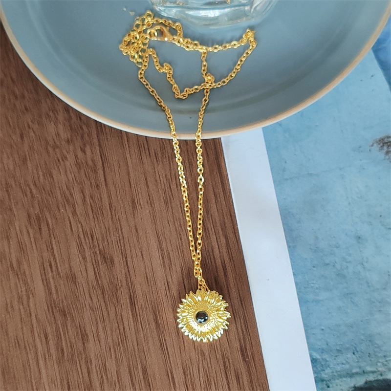 Sunflower Projection Pendant Necklace Elegant Friendship Gift_voghion.com