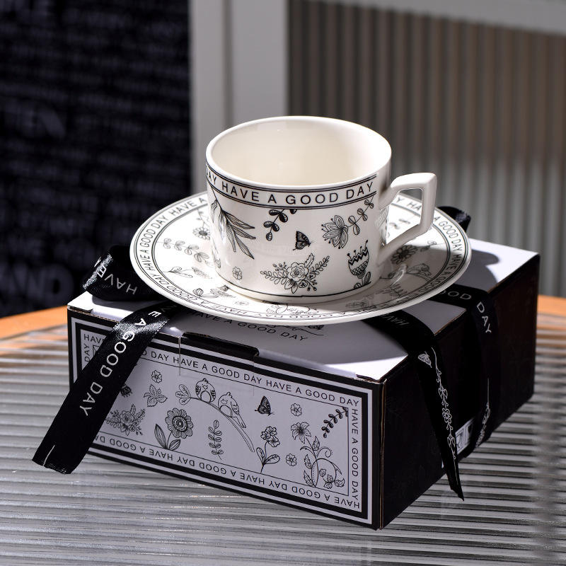 Pinellia Flower, nicho, estilo retro francés, taza de café en blanco y negro, caja de regalo de lujo ligero, traje exquisito