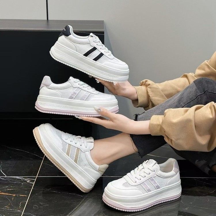 Zapatos blancos transpirables para mujeres 2024 primavera y verano nuevos zapatos deportivos casuales de suela gruesa resistentes al desgaste para mujeres zapatos de skate