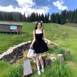 �������Zׯ�@���ձ��L��ɫ�����B��ȹŮ���@�ݶ�ȹ