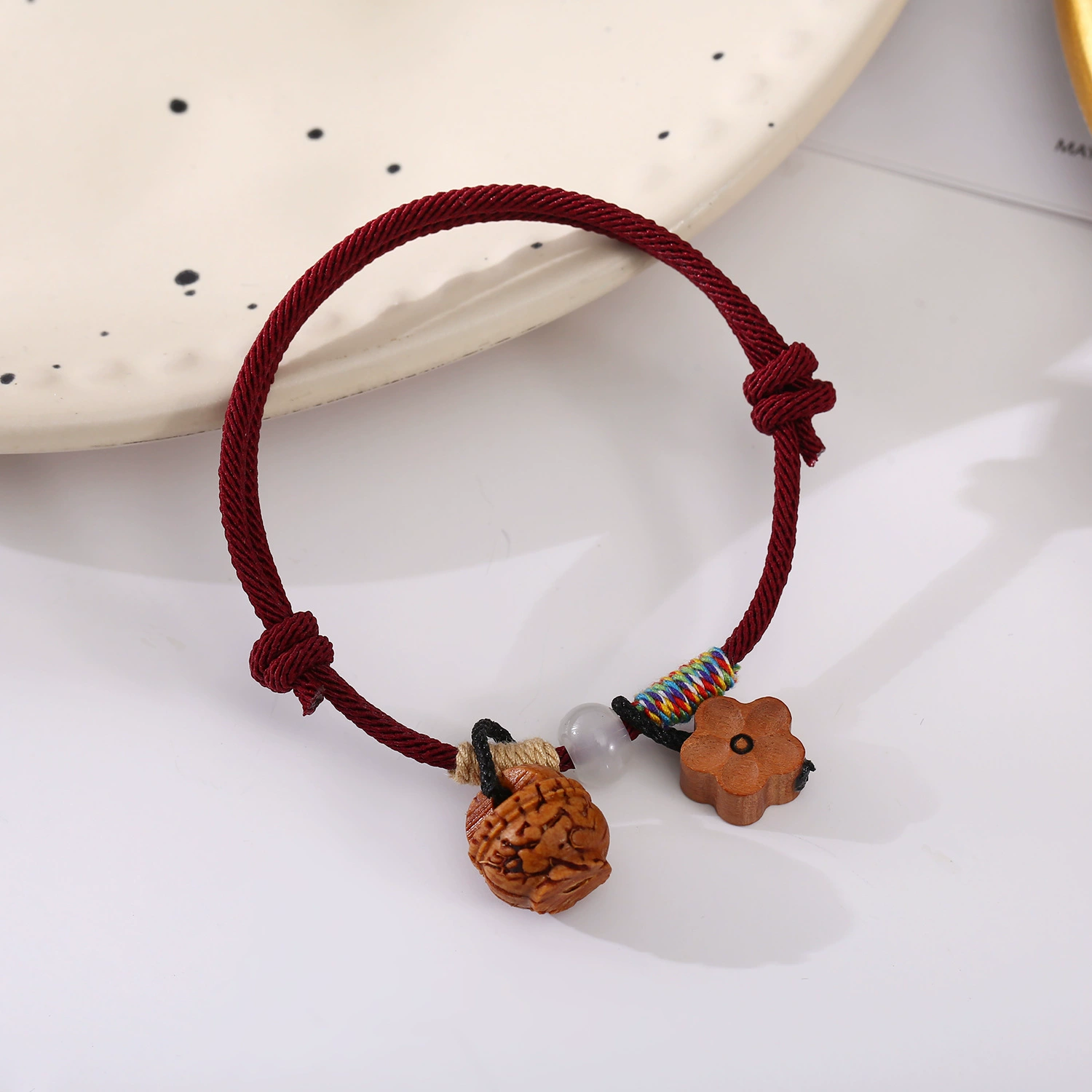 Красный браслет-нить из переплетенных нитей унисекс с цветком удачи, украшение на год рождения, оберег из натурального персикового дерева, талисман-корзинка с персиками, оберег на удачу