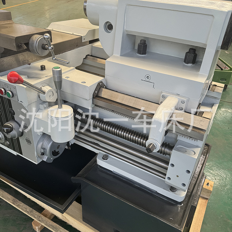 Shenyang Shenyi CW6163 torno común pesado CW6180 máquina herramienta CNC horizontal de agujero grande venta directa