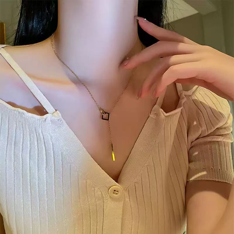 Titanium Steel Light Luxury Fashion New European and American Style Necklace for Women, Korean Simple Ins Trend Personality Versatile Forest Style Tassel Clavicle Chain