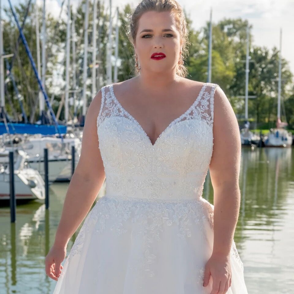 Comercio exterior europeo y americano Amazon AliExpress deseo más tamaño largo elegante cuello en V encaje elegante vestido de novia