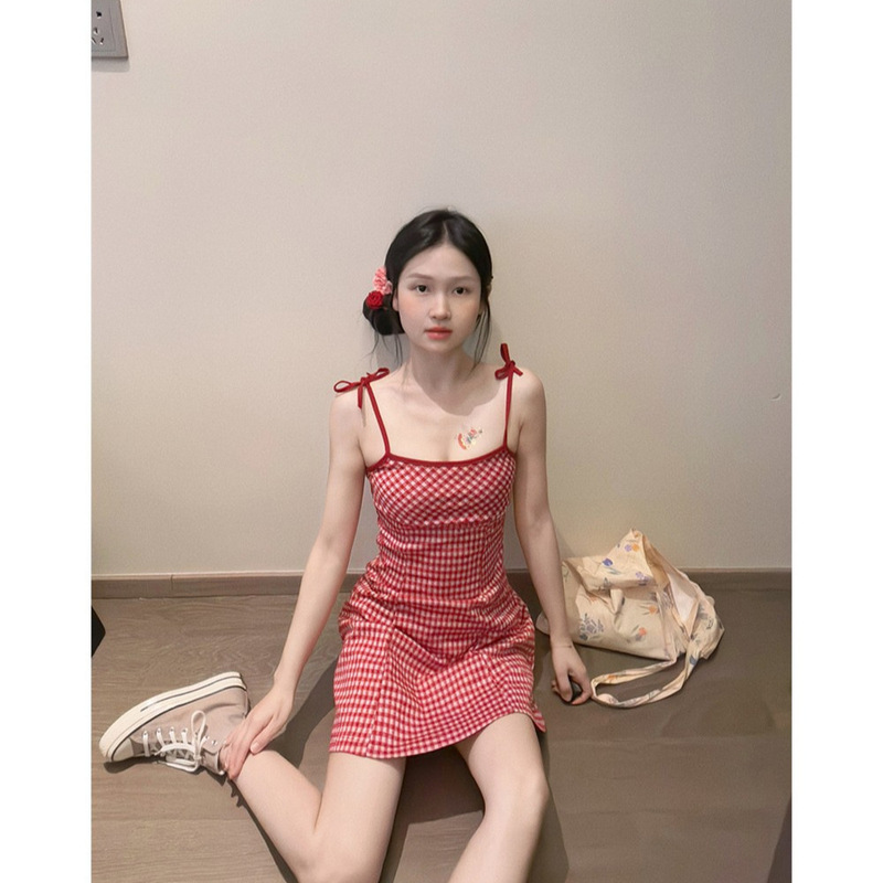 Simple Red Plaid Sling dress Women's Summer 2024 New Internet Celebrant Short Skirt with Clavicle