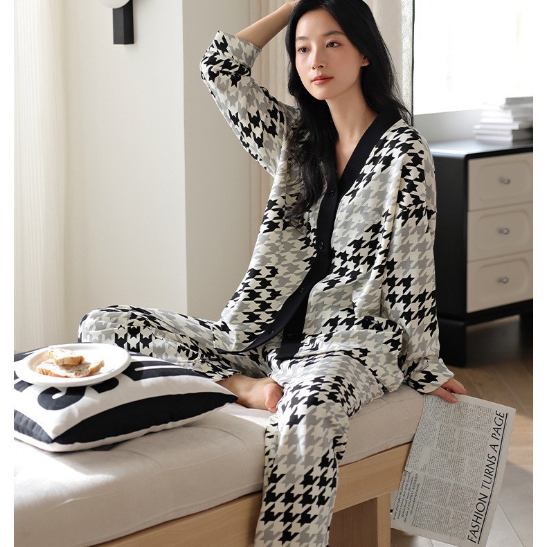 Pigiama blu ghiaccio per donna in primavera e autunno, pigiama in seta ghiaccio con pantaloni a maniche lunghe, nuovo set per la casa in seta_voghion.com