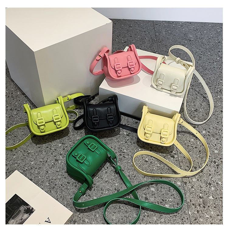 Women's Small Pu Leather Solid Color Streetwear Square Magnetic Buckle Crossbody Bag display picture 5